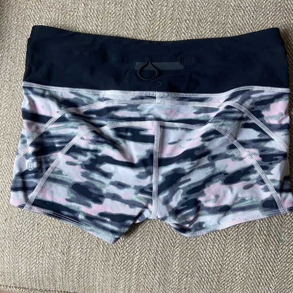 Reversible shorts, size 8 - Picture 2 of 5